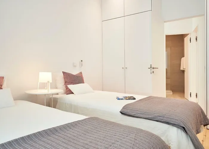 Modern Apartment Calcada Sao Francisco II